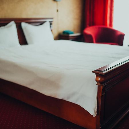 Hotel Bavaria Craiova Bagian luar foto