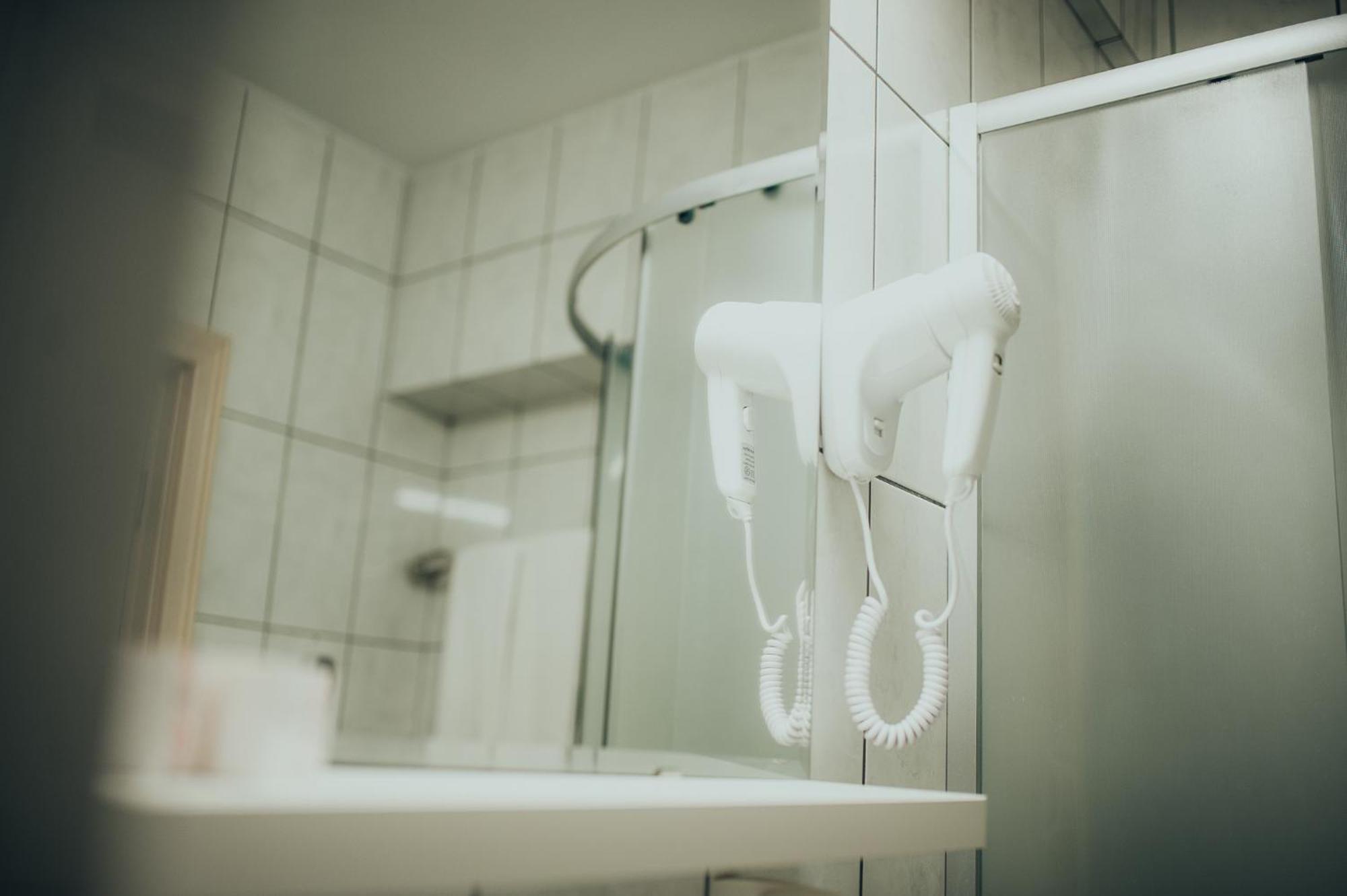 Hotel Bavaria Craiova Bagian luar foto