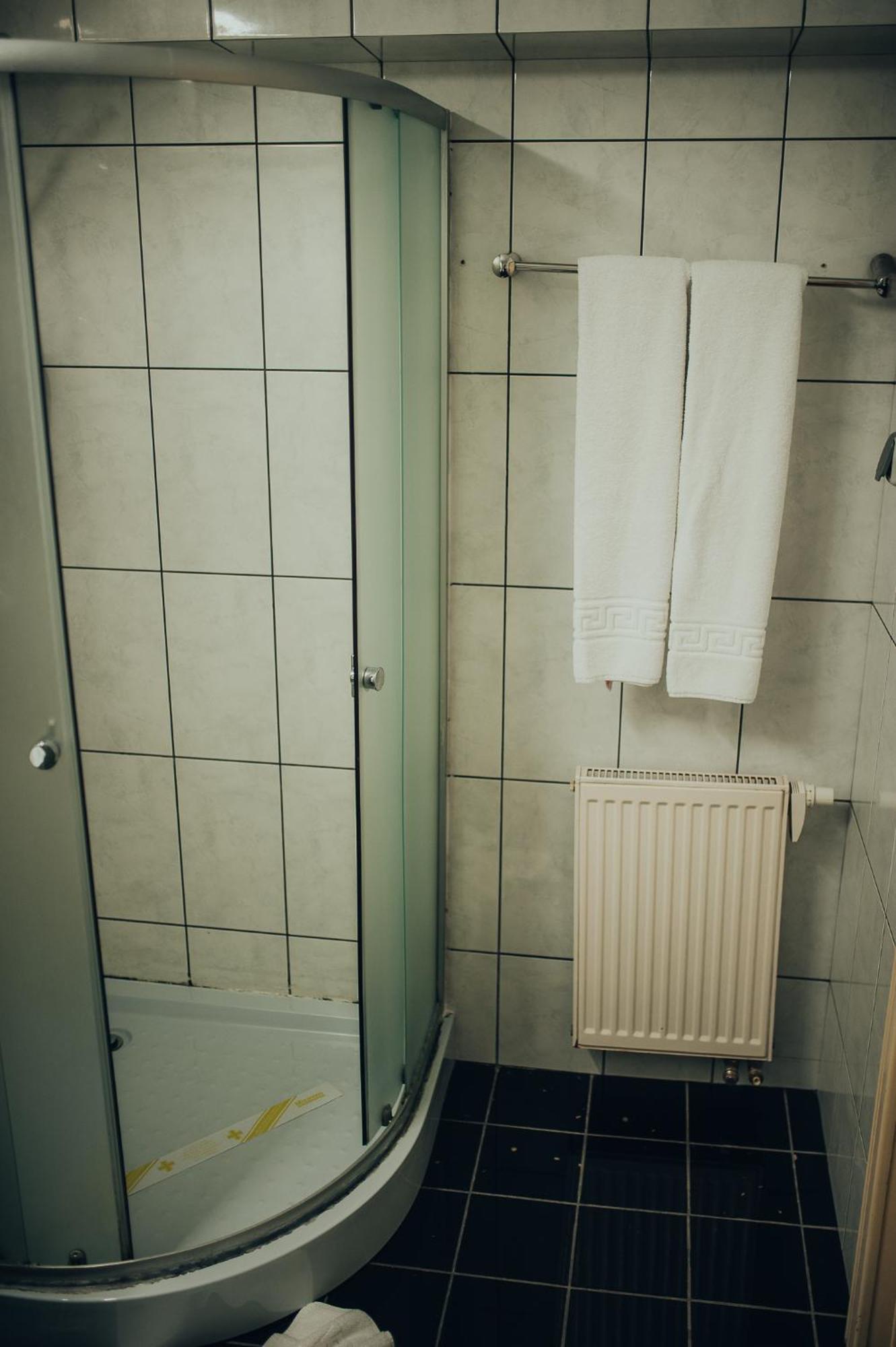 Hotel Bavaria Craiova Bagian luar foto