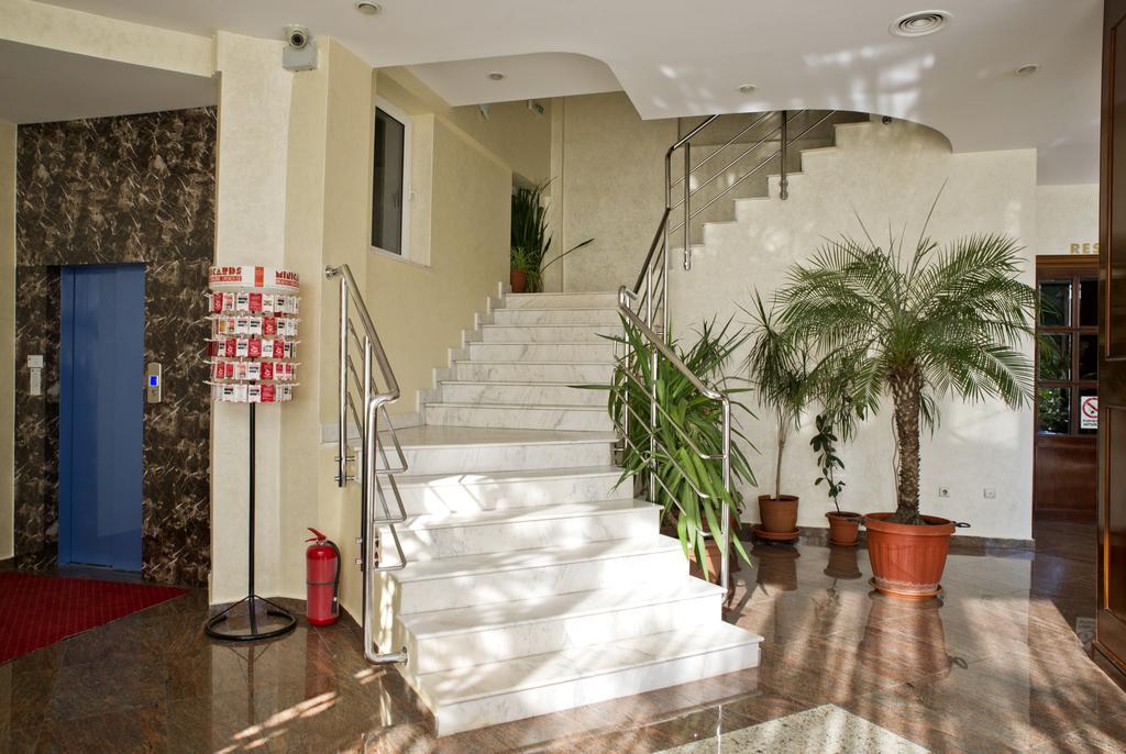 Hotel Bavaria Craiova Bagian luar foto